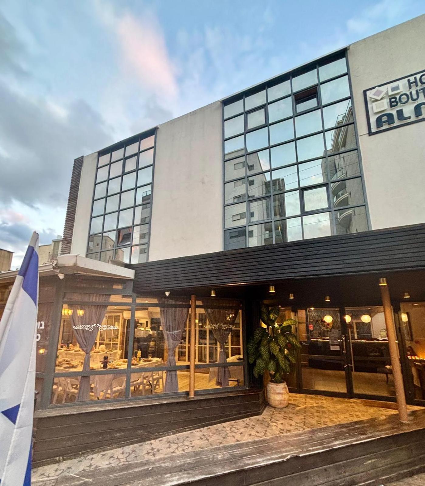 Hotel Alma - Near The Sea Netanya Exteriör bild